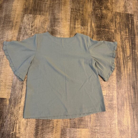Green Blouse - Picture 1 of 4